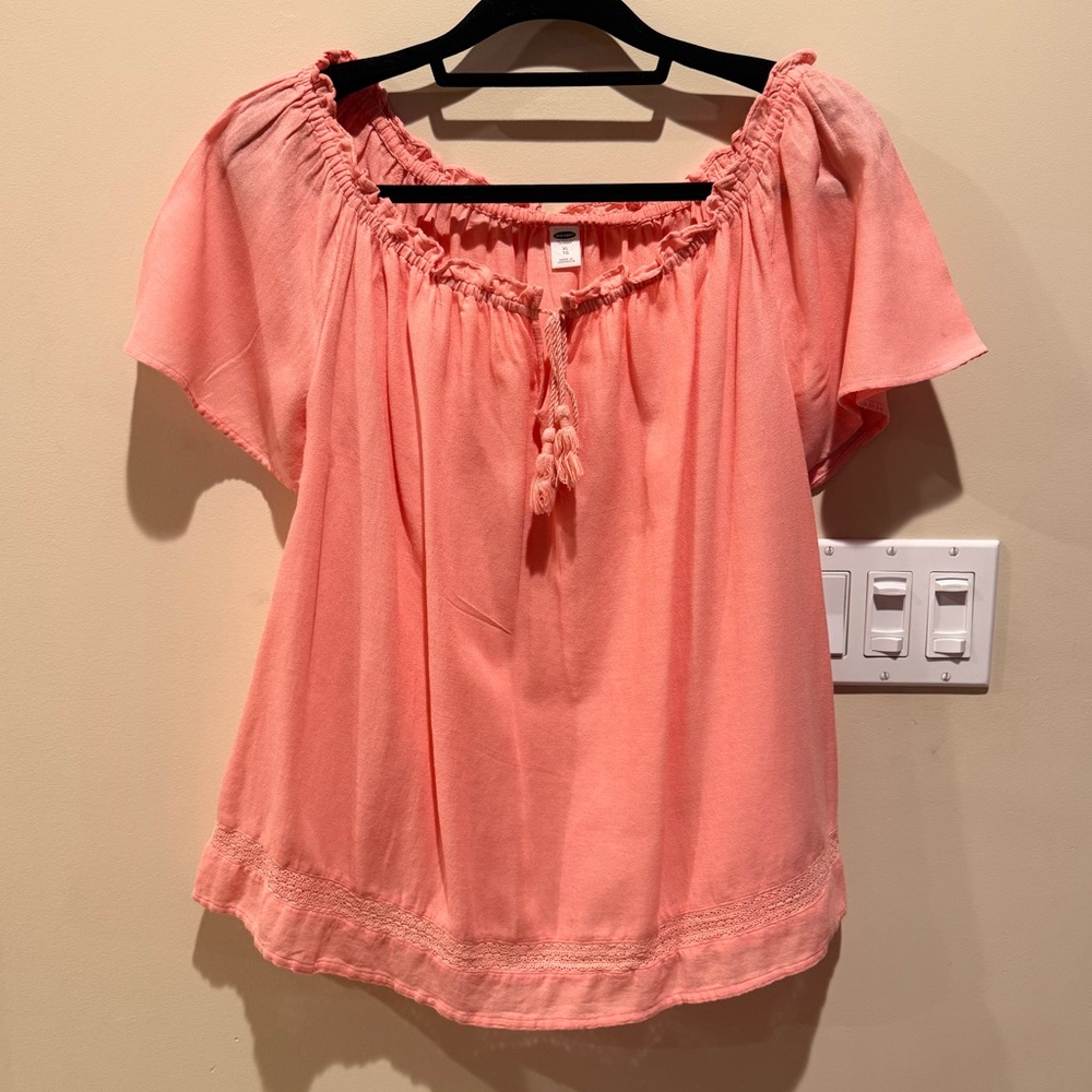 EUC Size XL Old Navy Coral Color Off-Shoulder Blouse
